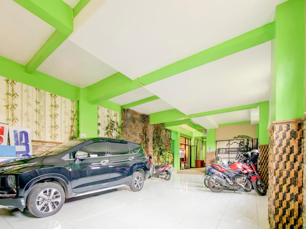 Oyo Life 3103 Opo Homestay & Kost Malang Bagian luar foto