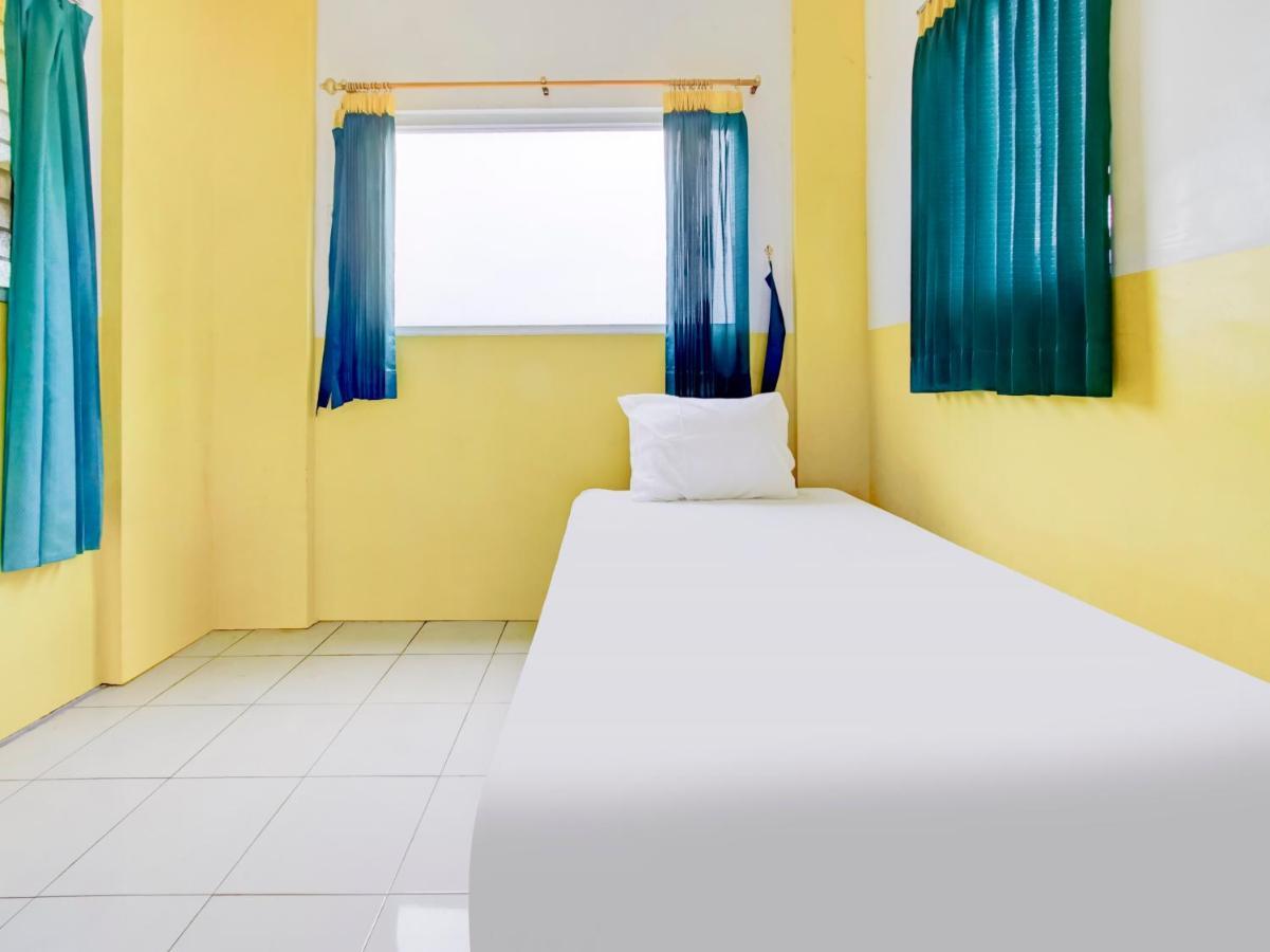 Oyo Life 3103 Opo Homestay & Kost Malang Bagian luar foto